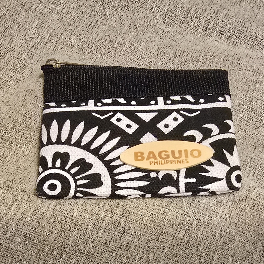 NWOT Philippines Black and White Patterned Baguio Zipper Coin Pouch